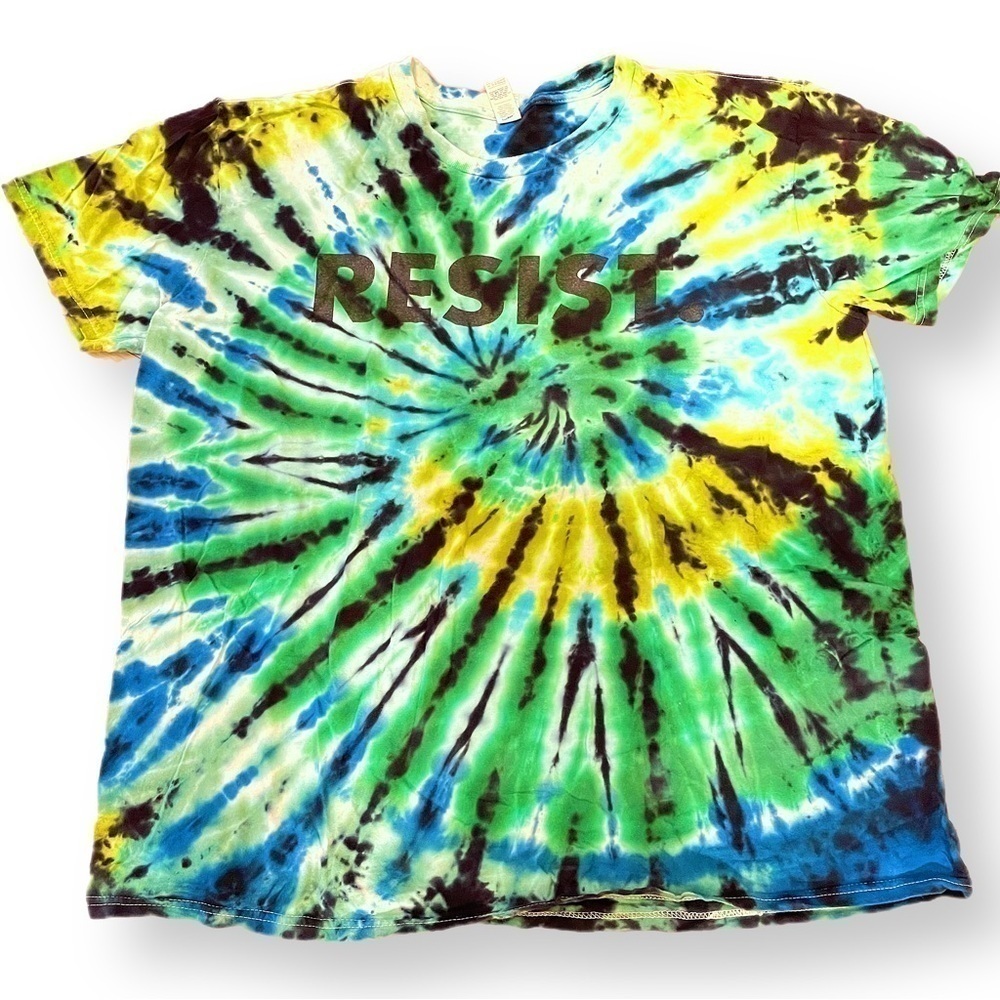 Tie dye RESIST tshirt in spiral with black blue green chartreuse lime XL unisex